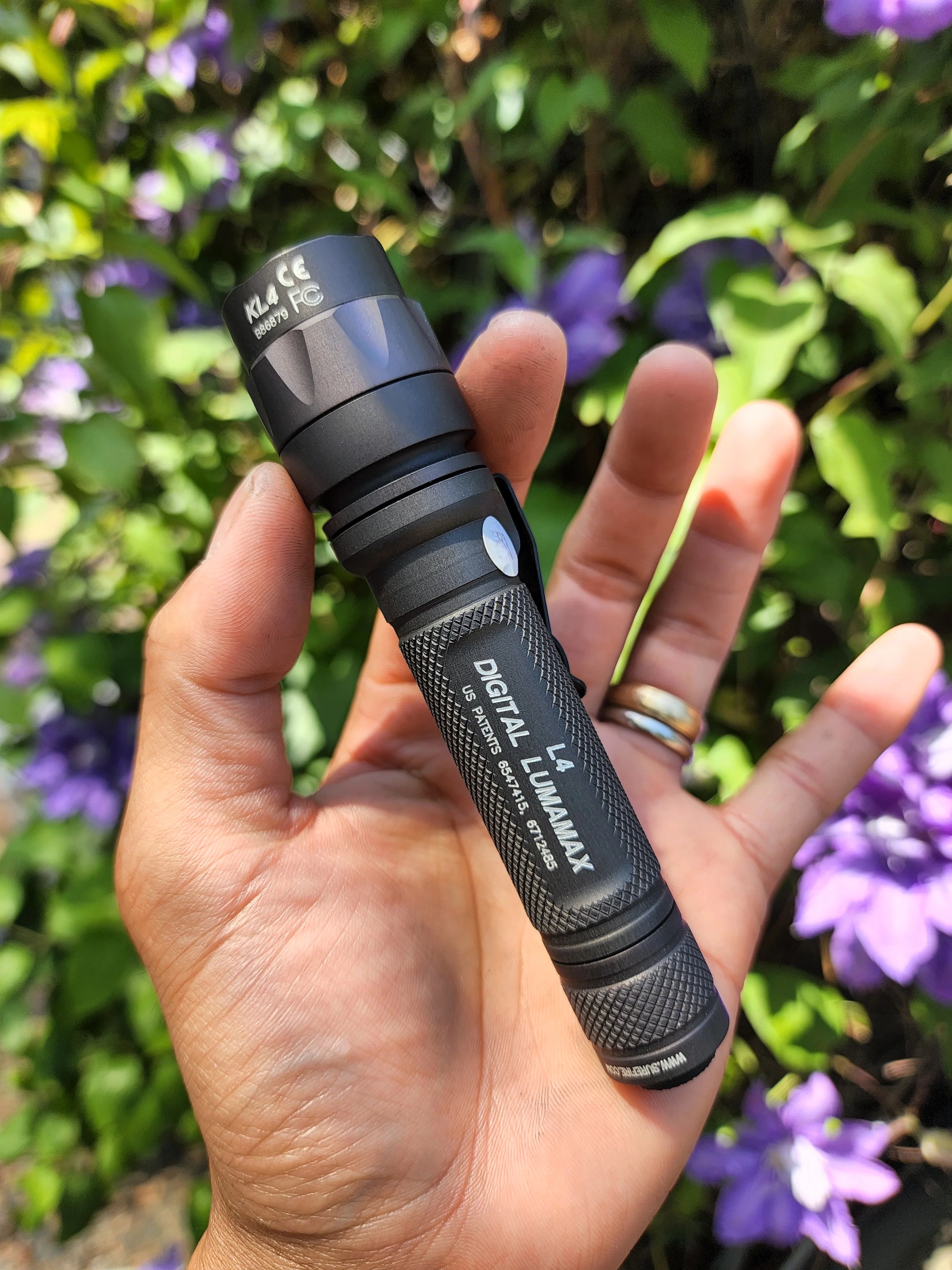 ONE-OFF Surefire L4vn Slim Classic Carry - Sky Lumen