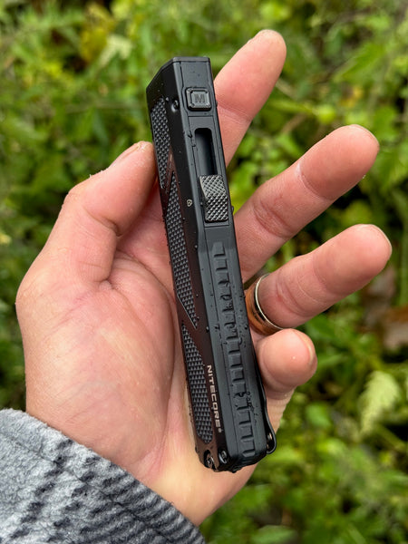 Nitecore EDC17 1500Lumen, Green Laser  & UV Switchblade Style