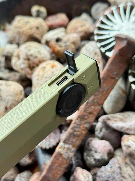 Olight ArkProVN Ultra - Best Flat EDC R