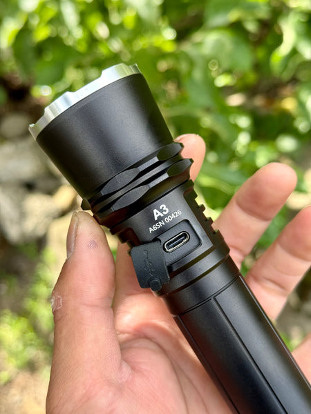 Klarus A3 - Great 21700 Zoomie Light