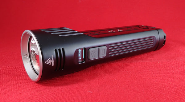 UC52vn - Rechargeable 2*18650 Flooder