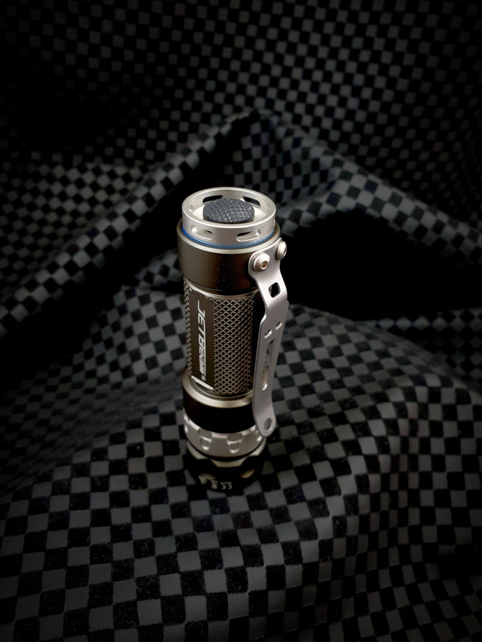 brightest rechargeable flashlight 2020 Jetbeam RRT01vn V2 - Best Variable Brightness EDC R
